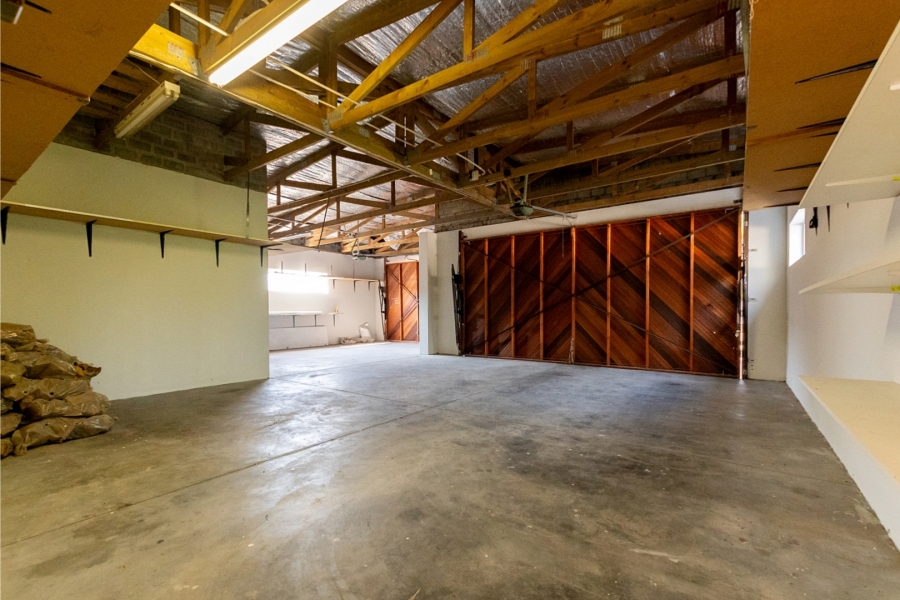4 Bedroom Property for Sale in Middedorp Western Cape